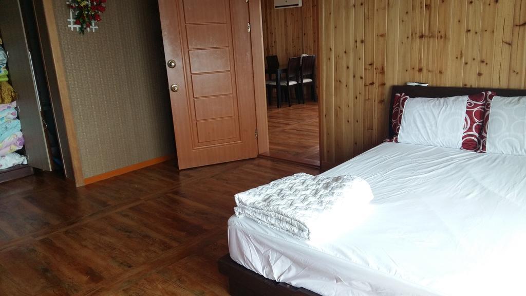 Seaside House Pension Seogwipo Cameră foto